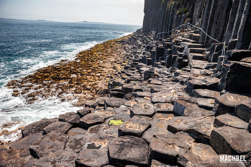 Isla de Staffa, tesoro natural en Escocia, Reino Unido - by machbel