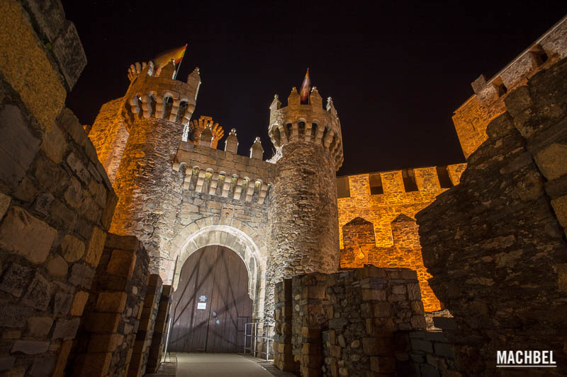Recorrido por la ciudad medieval de Ponferrada, Castilla y León, España