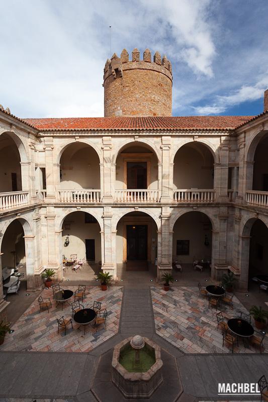 Patio interior del palacio de los Duques de Feria. Zafra, Extremadura, España