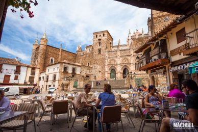 Visita al pueblo de Guadalupe, Extremadura. Conjunto histórico artístico. España