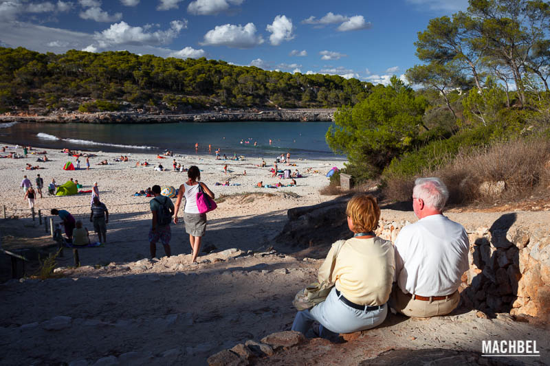 Cala Mondragó, con cala S´Amarador y Caló de sa Font de n´Alis. Paraje Natural con playa en Islas Baleares, España