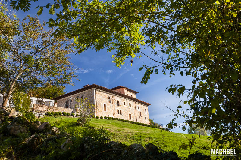 Palacio de Rubianes en Veredales Natural Resort, Asturias, España - by machbel