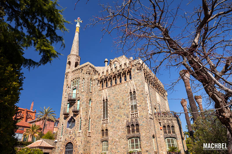 Visita a la torre Bellesguard o Casa Figueres, Gaudí en Barcelona, Cataluña, España - by machbel