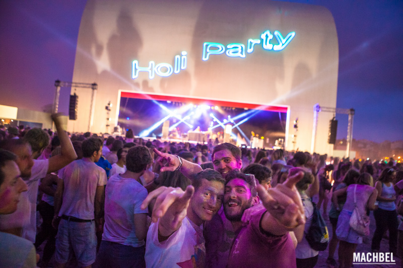 Holi Party Festival 2014 en Centro Niemeyer de Avilés Asturias by machbel