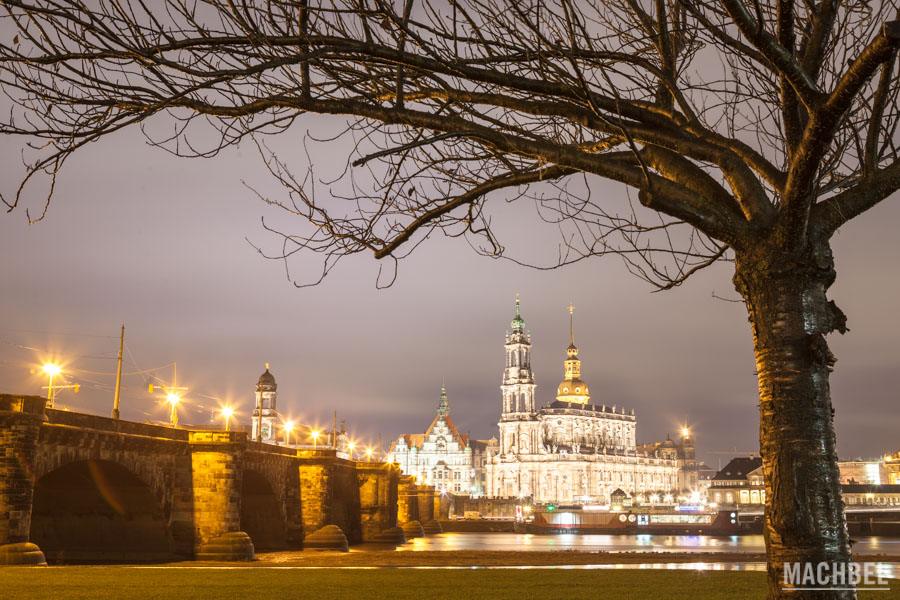 Panorámica de Dresden Alemania con la catedral