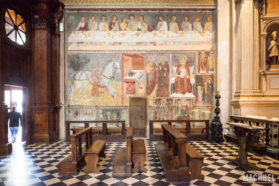 Interior de la basílica de Santa María Maggiore en Bérgamo