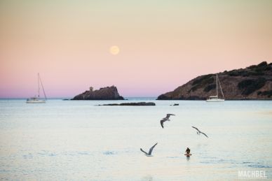 Luna sobre Cerdeña