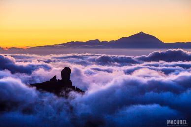 Vista del Roque Nublo y Teide desde Gran Canaria