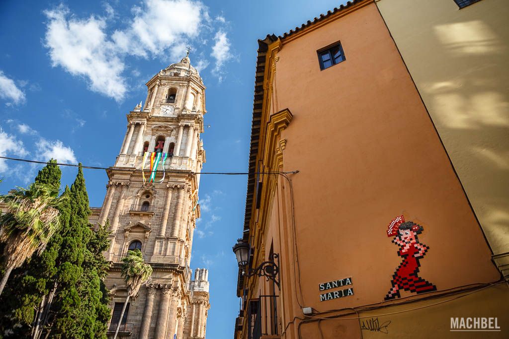 La torre de la catedral de Málaga