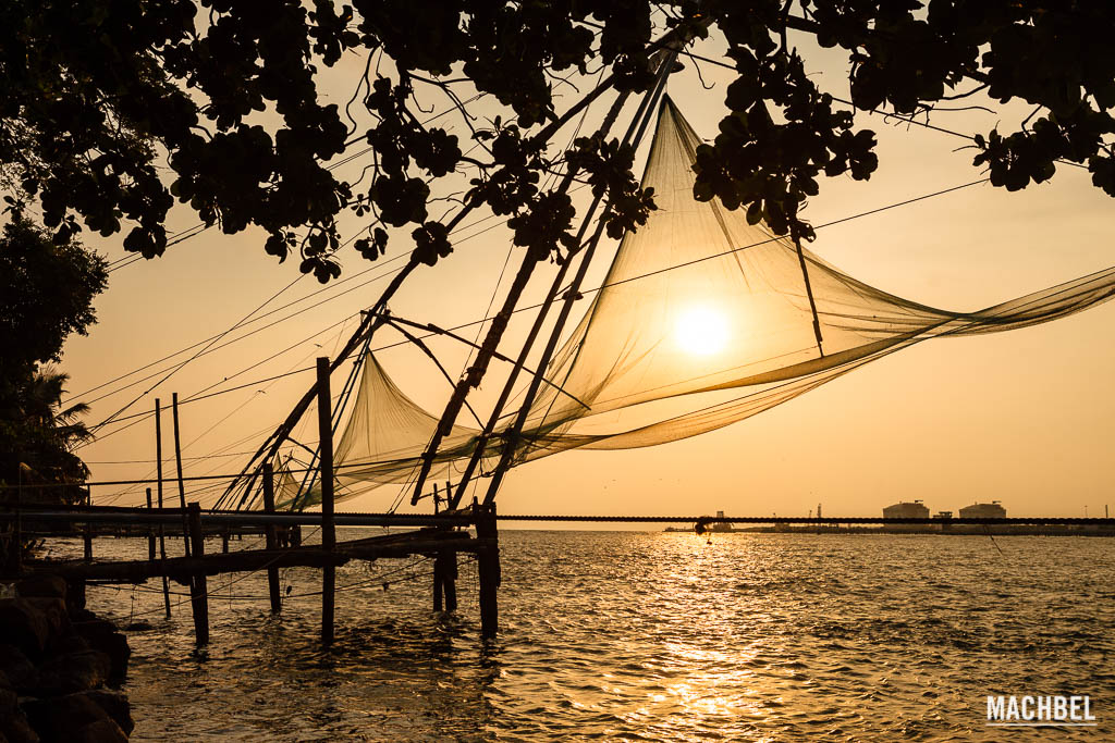 Redes chinas de pesca en Kochi