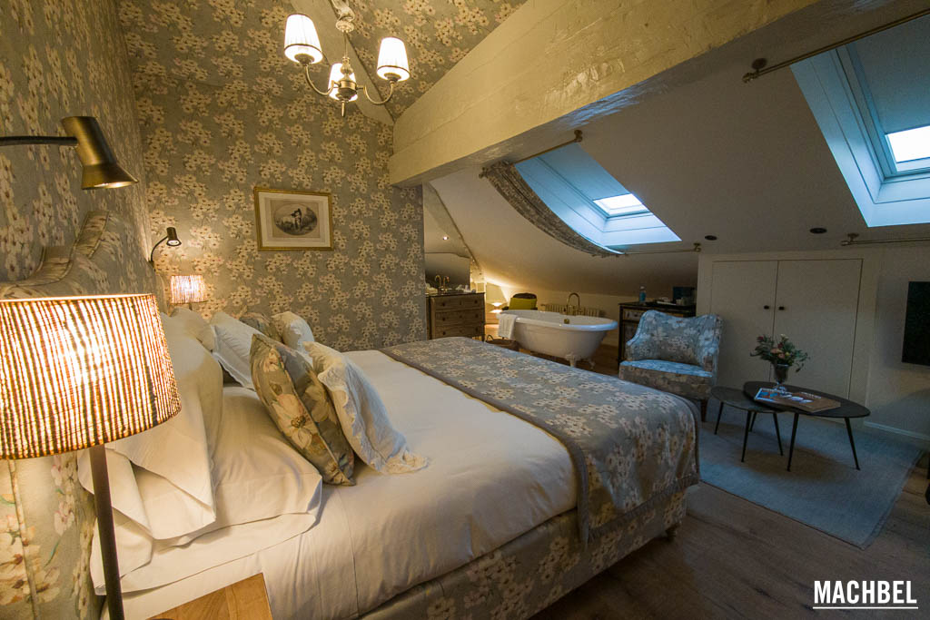 Habitación suite ahuardillada