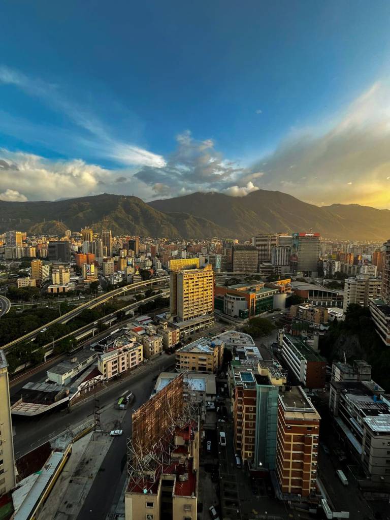 stunning caracas skyline at sunset